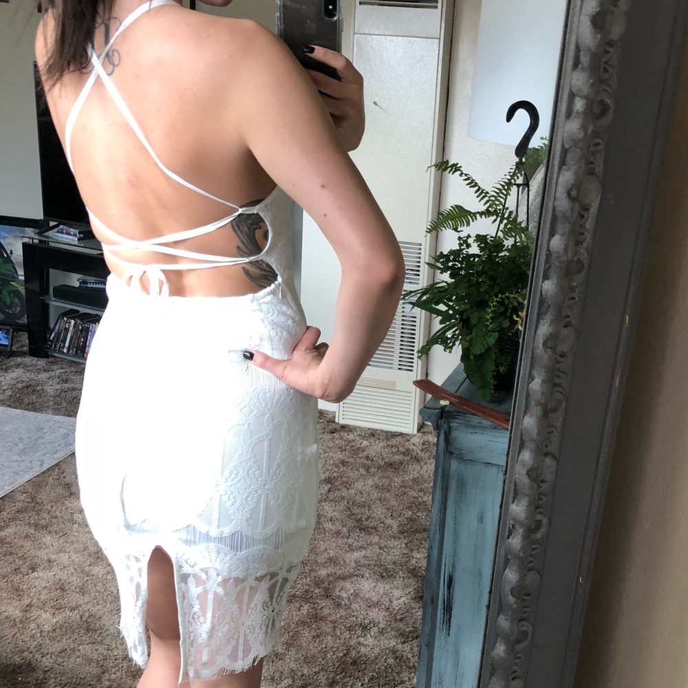 Lulu’s fitted backless white lace dress - Picture 2 of 4